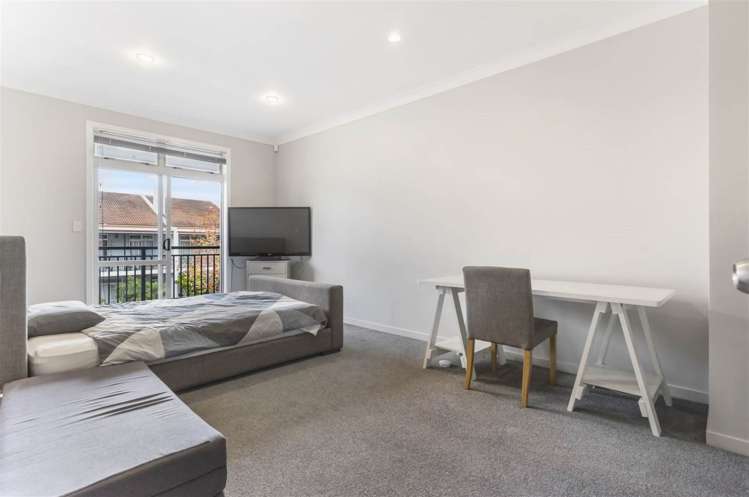 2/44 Carlos Drive Flat Bush_5