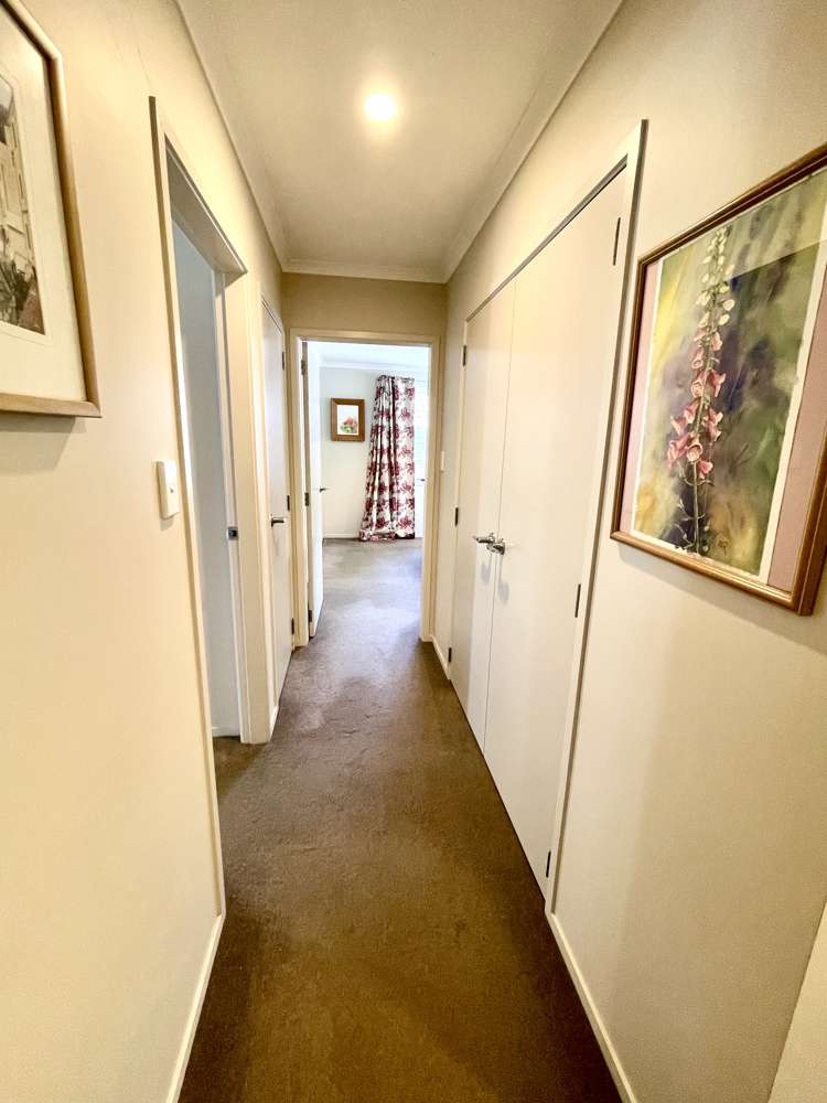 2 Barossa Way Brookfield_21