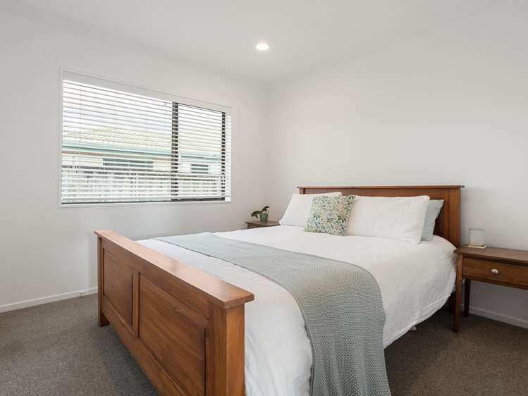 64 Bouverie Crescent Flagstaff_16