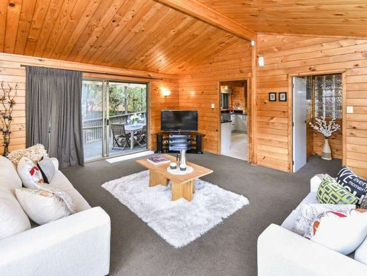 28 Hakea Place Totara Heights_11