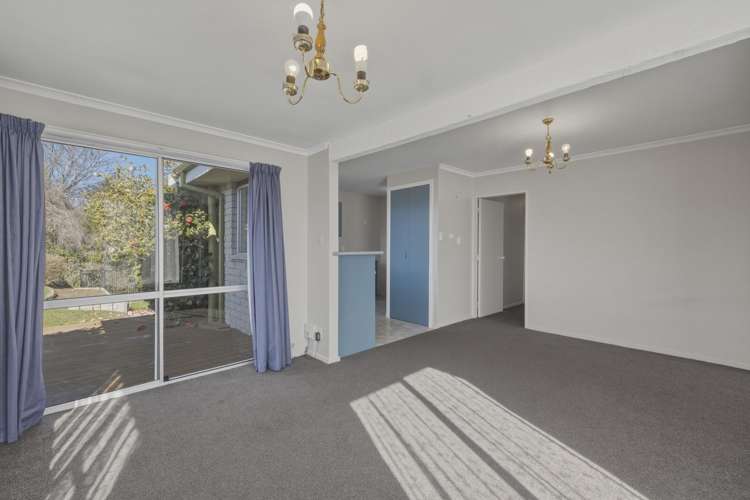1/98A Lake Terrace Road_3