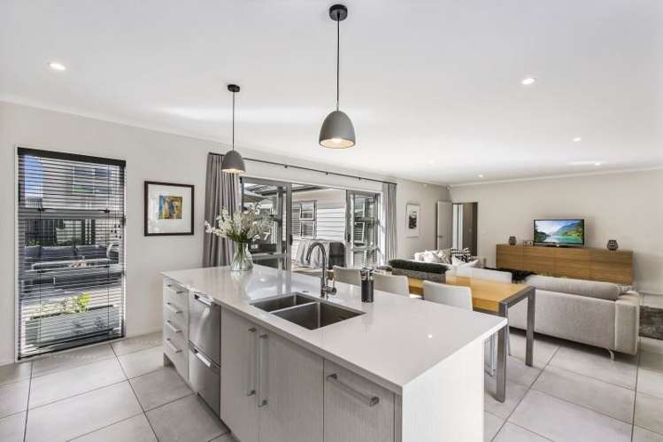 37 Andalusian Way Karaka_7