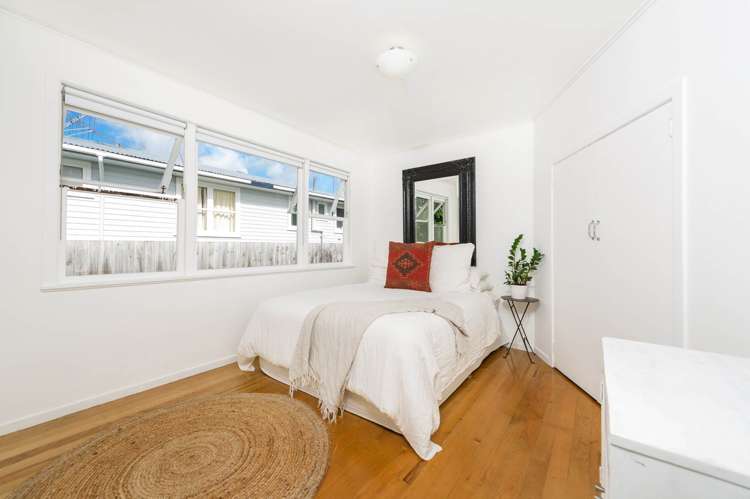 18 Lowtherhurst Road Massey_4