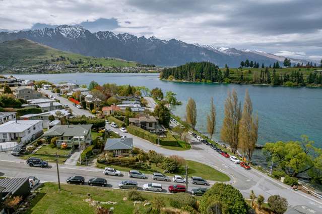 1 Suburb Street Queenstown_4