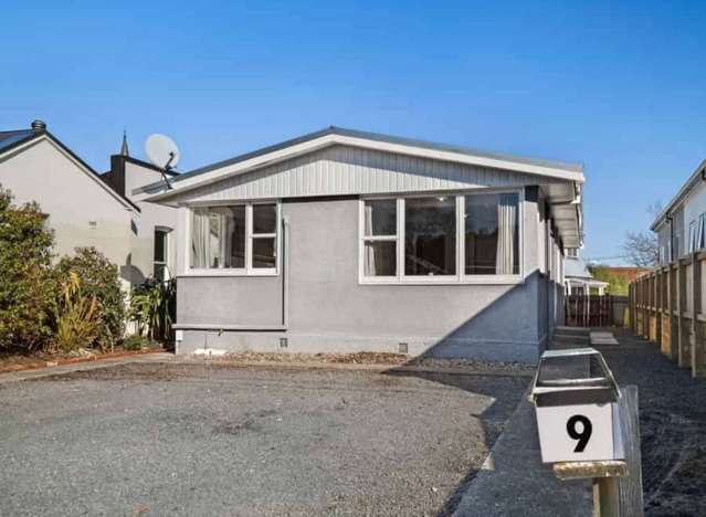 3 bed house with parking