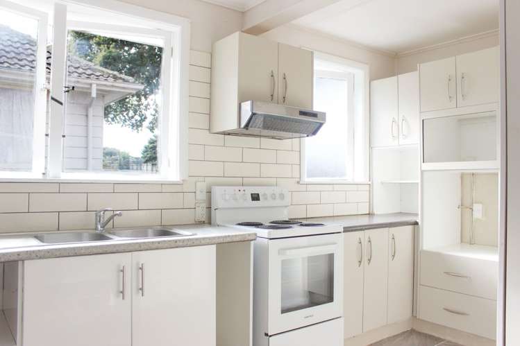  37 Pearl Baker Drive Ōtara_4