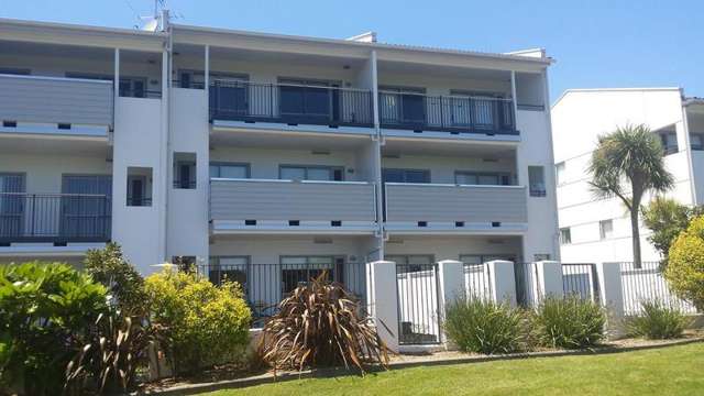 D8/60 Masons Road Oteha_2