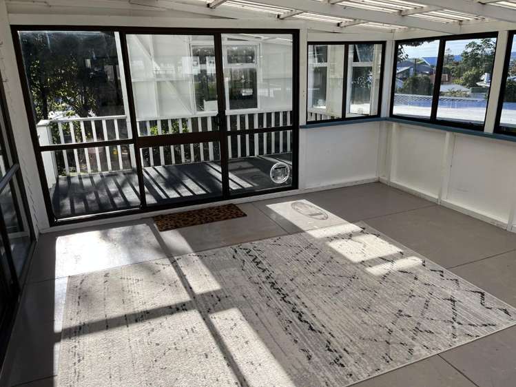 5 Sussex Place 11601_8