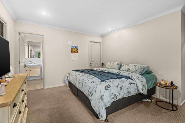 15 Delta Mews Place Clive_12
