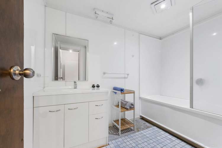 129a Rosier Road Glen Eden_16