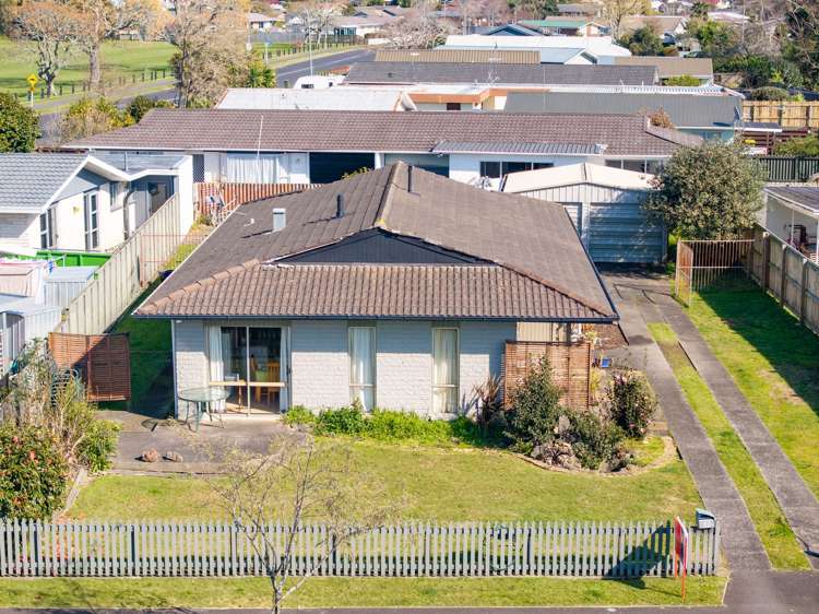 3 Dalton Crescent Dinsdale_12