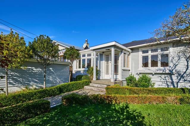 TIMELESS ELEGANCE IN A 1920'S CLASSIC