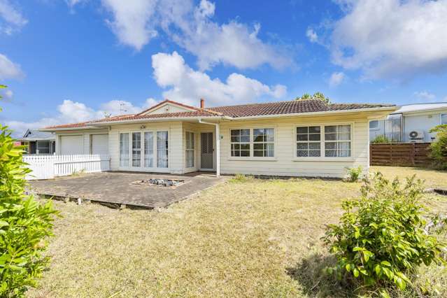 Charming Home in Pakuranga Heights - Auction!