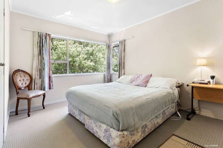 1/4 James Scott Place Te Atatu South_11