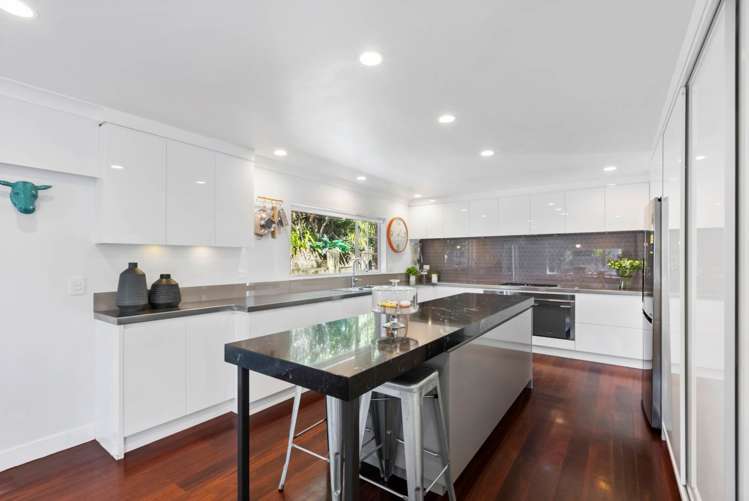 67 Esther Place Red Beach_9