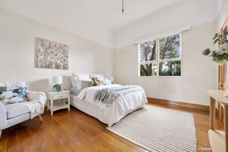 21 The Parade Island Bay_11