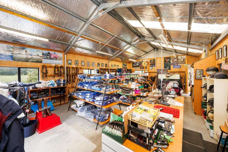 422 Gillespies Line Kairanga_22