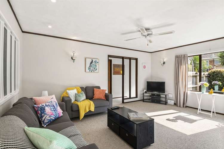 2/10 Tobruk Crescent Milford_5