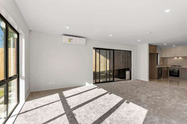 4b Scanlen Terrace Kelston_4