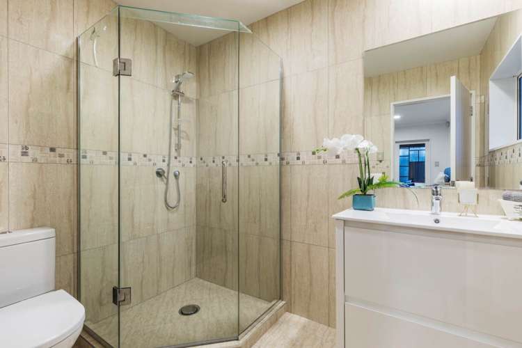 16 Zara Court Windsor Park_44