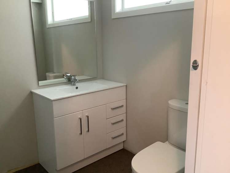  11/10 Trevethick Grove Woburn_10