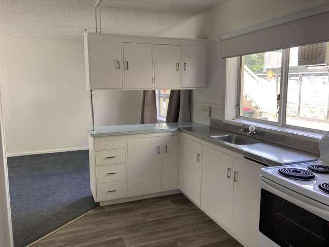 2/4 O'Neill Street 1055_3