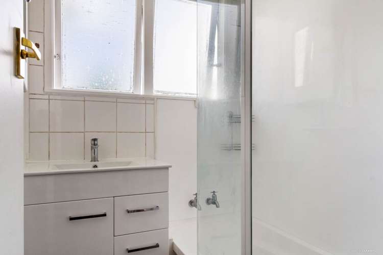 1/134 Edmonton Road Te Atatu South_6