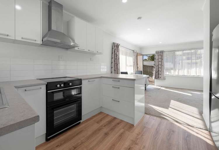 1/112 Gossamer Drive Pakuranga Heights_6