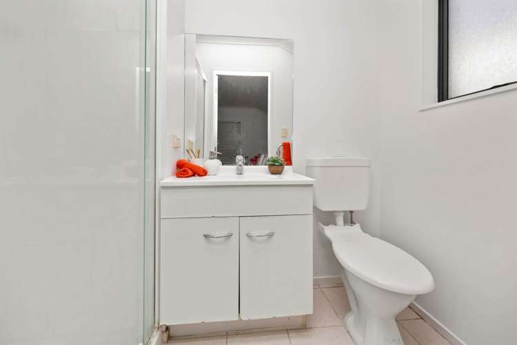 35 Enuamanu Road Favona_16