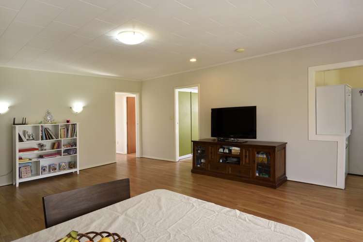 2/11 Manson Avenue Stoke_5