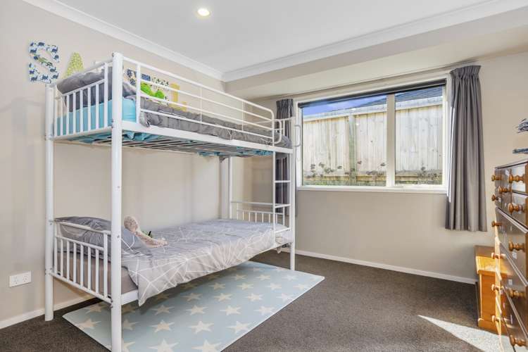 240 Ballintoy Park Drive Welcome Bay_13