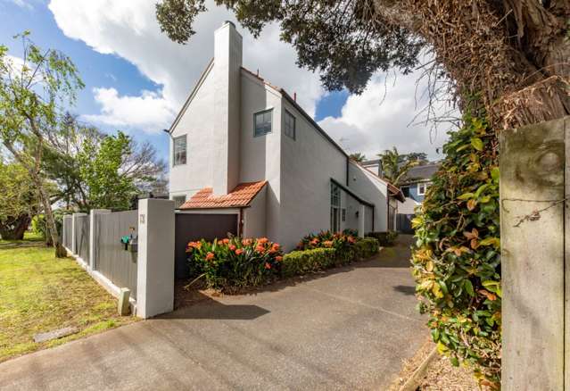 Dream Home With Park Views, DGZ