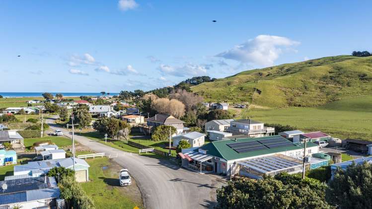 12 Seaview Road Herbertville_16