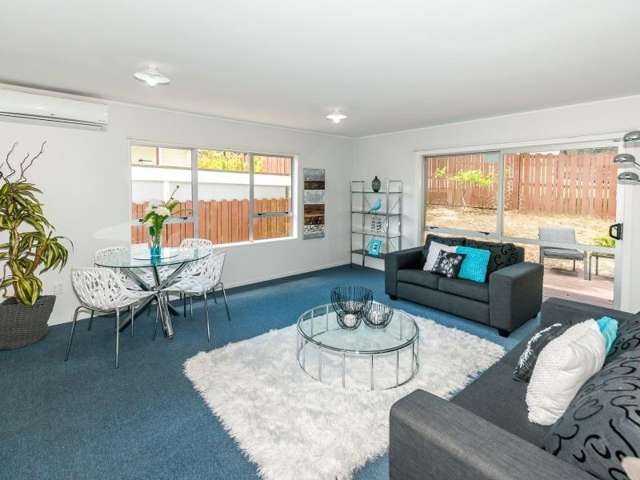 2/8 Thistledew Place Bayview_1