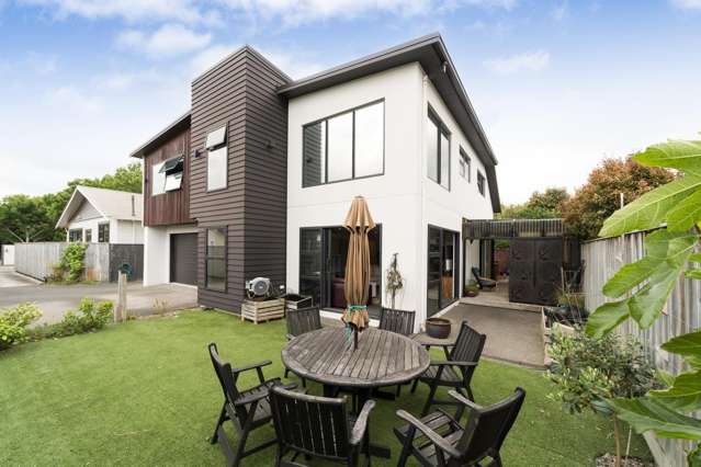 Exceptional Hokowhitu Entertainer - X-Factor!