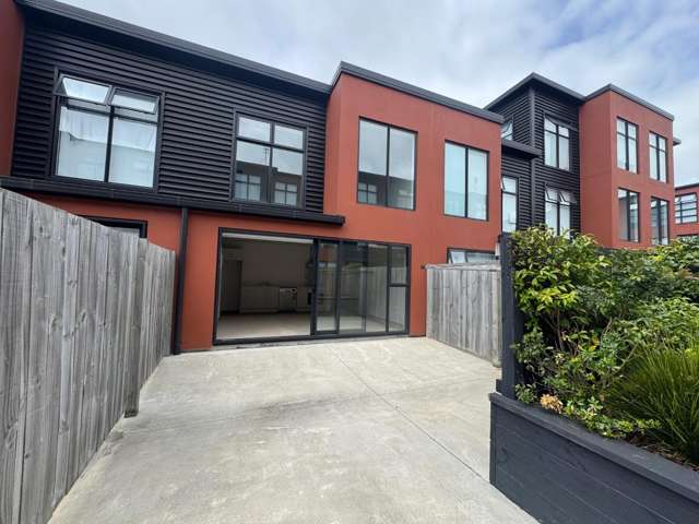 22/17 Owens Place Mount Maunganui_1