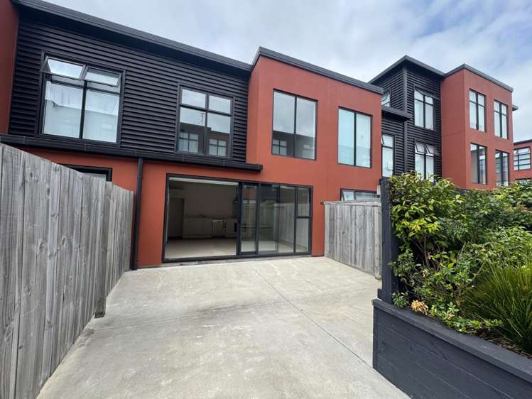 22/17 Owens Place Mount Maunganui_1