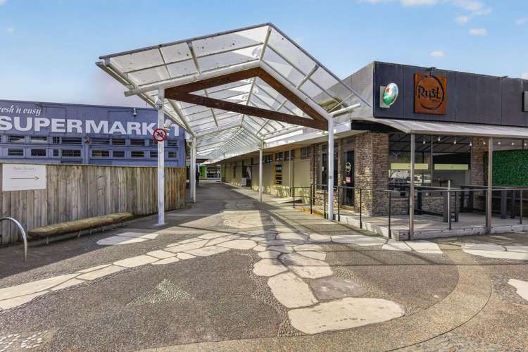 49 Town Centre Turangi_14