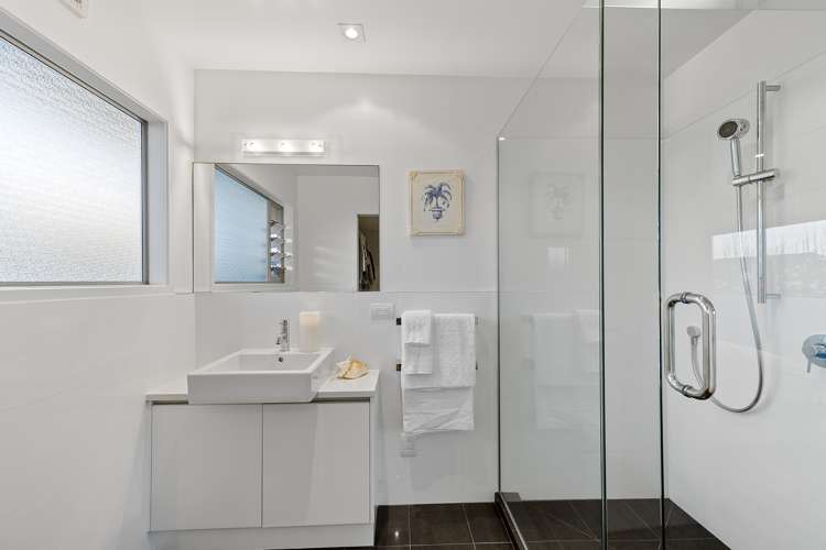 2/19a Sanders Avenue Takapuna_11