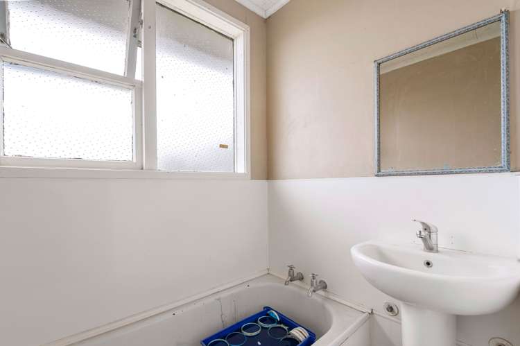 288 Clayton Road Pukehangi_10