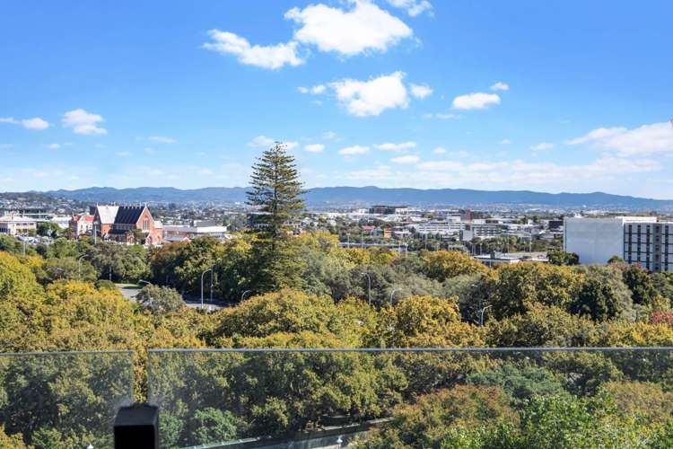 1304/18 Saint Martins Lane Grafton_7