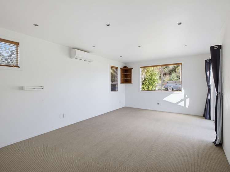 5 Mayfair Place Westown_24