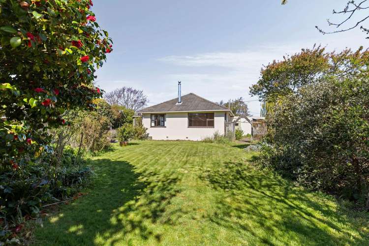 279 Grahams Road_0