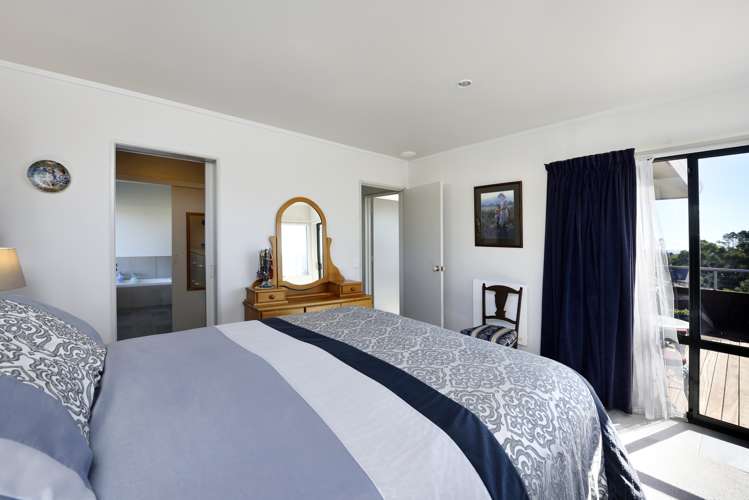 327 Princes Drive Britannia Heights_14