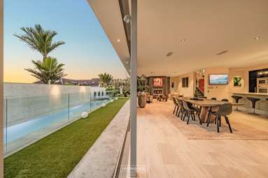 381 Riddell Road_2