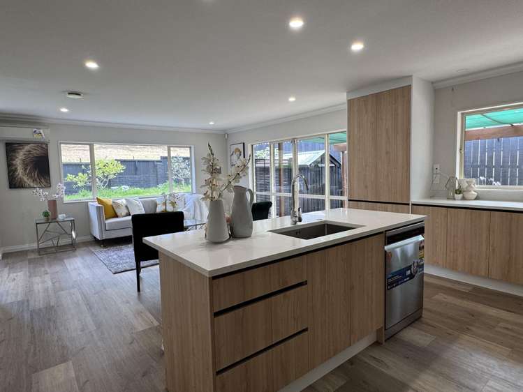 34 Franshell Crescent East Tamaki_10