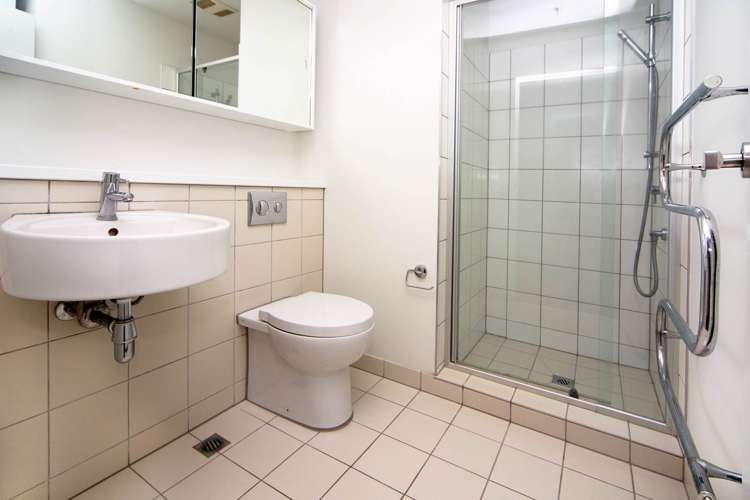 7A/16 Gore Street City Centre_9