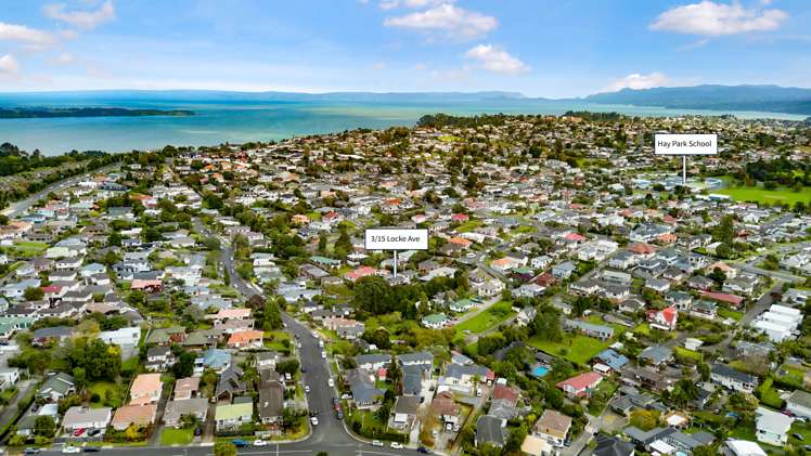 3/15 Locke Avenue Mount Roskill_13