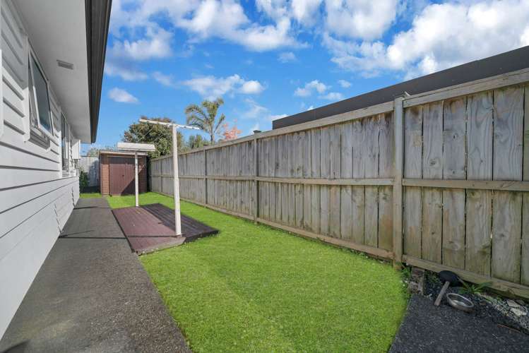 4 Iwinuku Crescent Wattle Downs_24