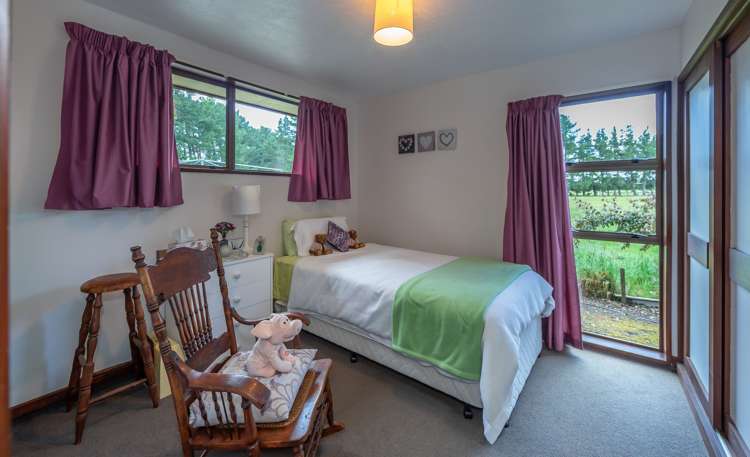 113 Lawford Road West Melton_13